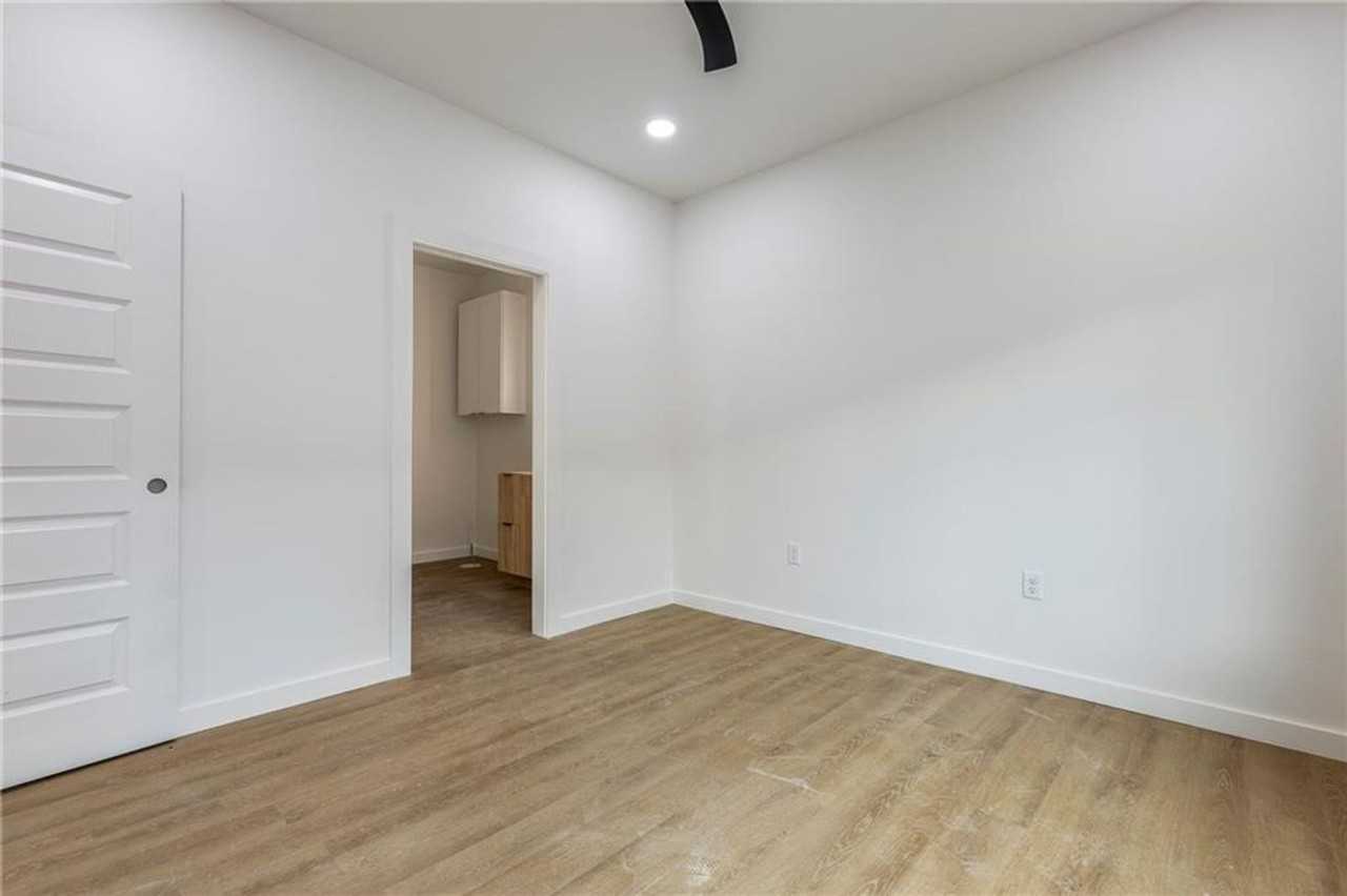 939 Se 10th St - Photo 2 of 30