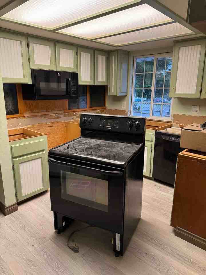 1920 Nw 98th St - Photo 3 of 7