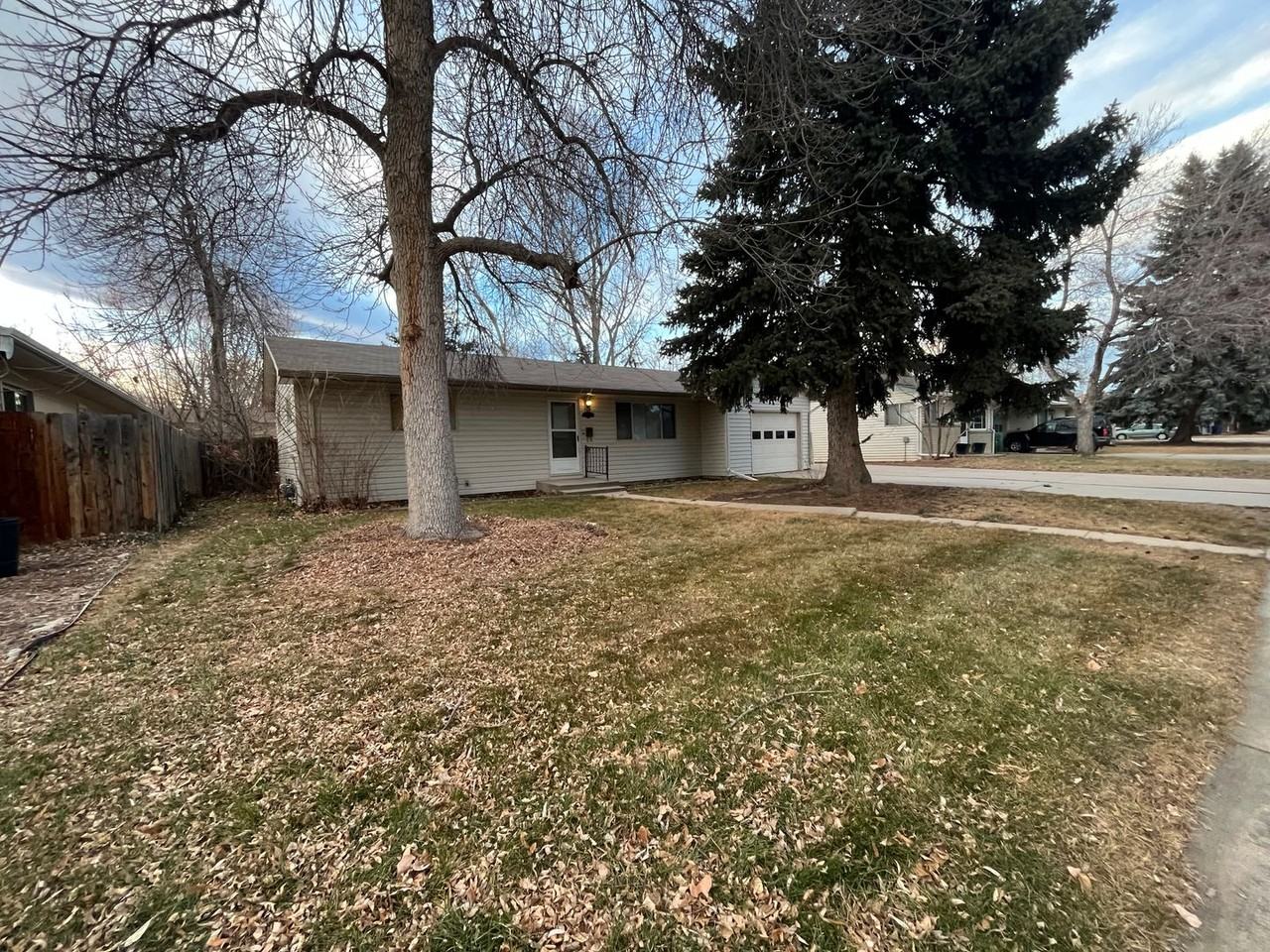 1117 S Bryan Ave - Photo 3 of 20