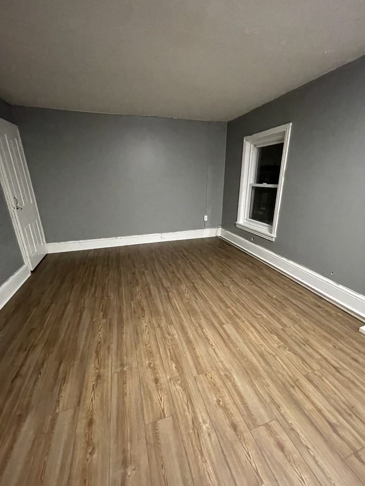 639 Corson St #2 - Photo 5 of 7
