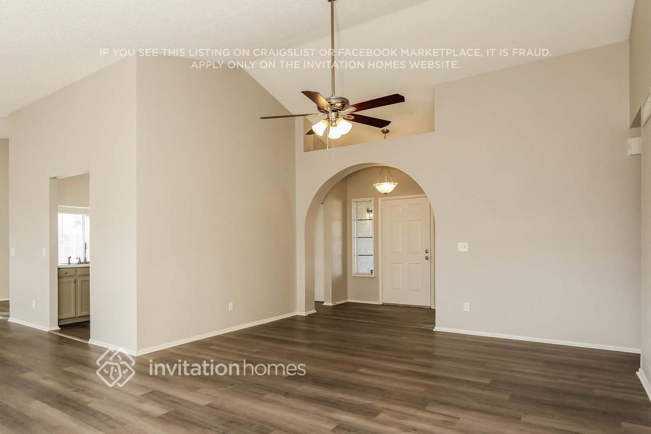 4207 W Saint John Rd - Photo 2 of 16