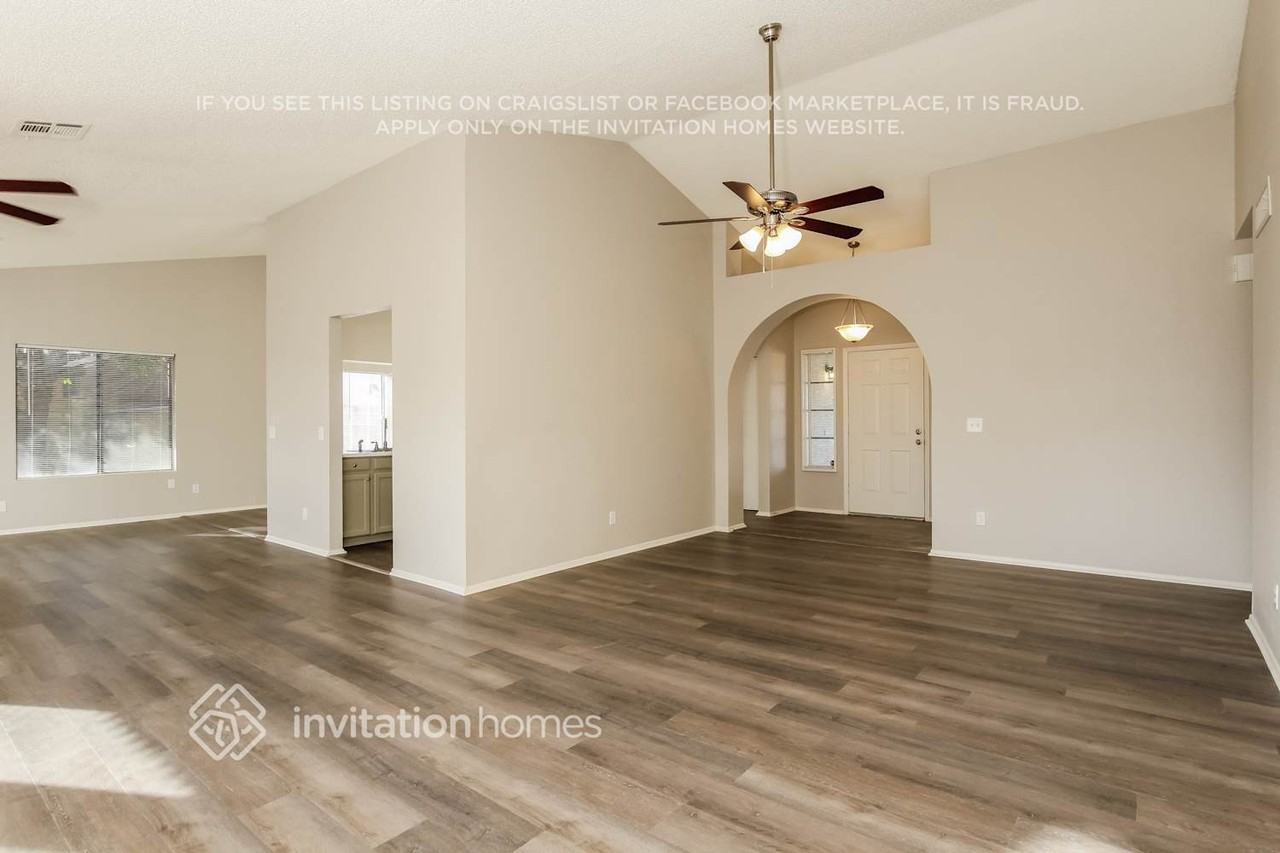 4207 W Saint John Rd - Photo 3 of 16