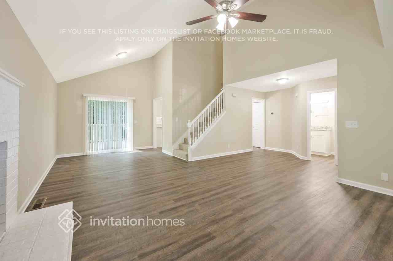 844 Rocky Mountain Pkwy - Photo 5 of 30