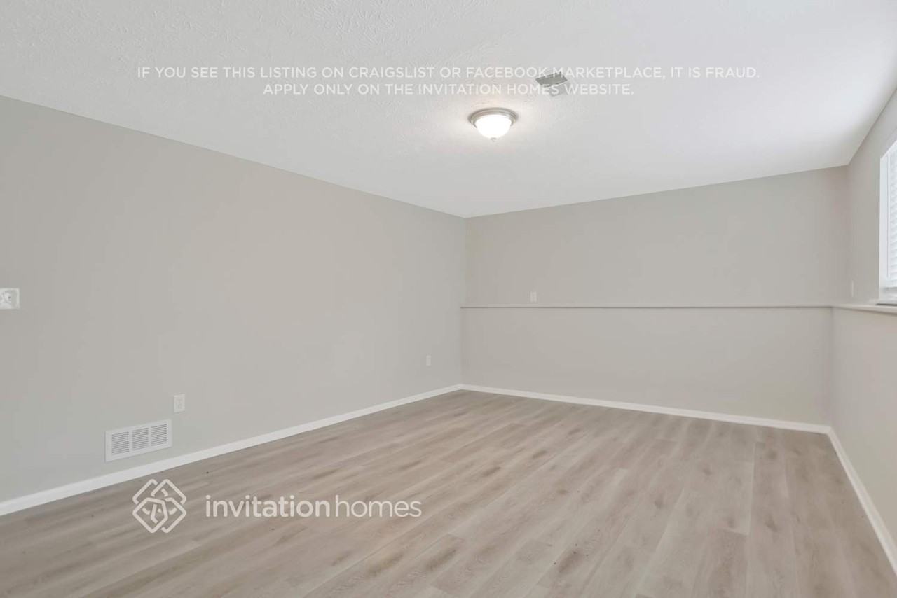 1217 Muirfield Dr - Photo 5 of 21