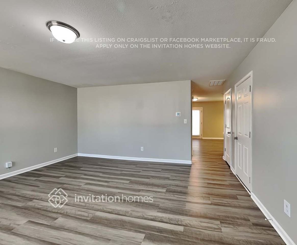 2324 King Malcolm Ln - Photo 4 of 17