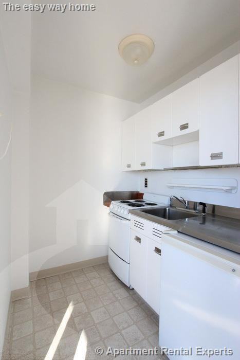 100 Memorial Dr #11-12C - Photo 7 of 9