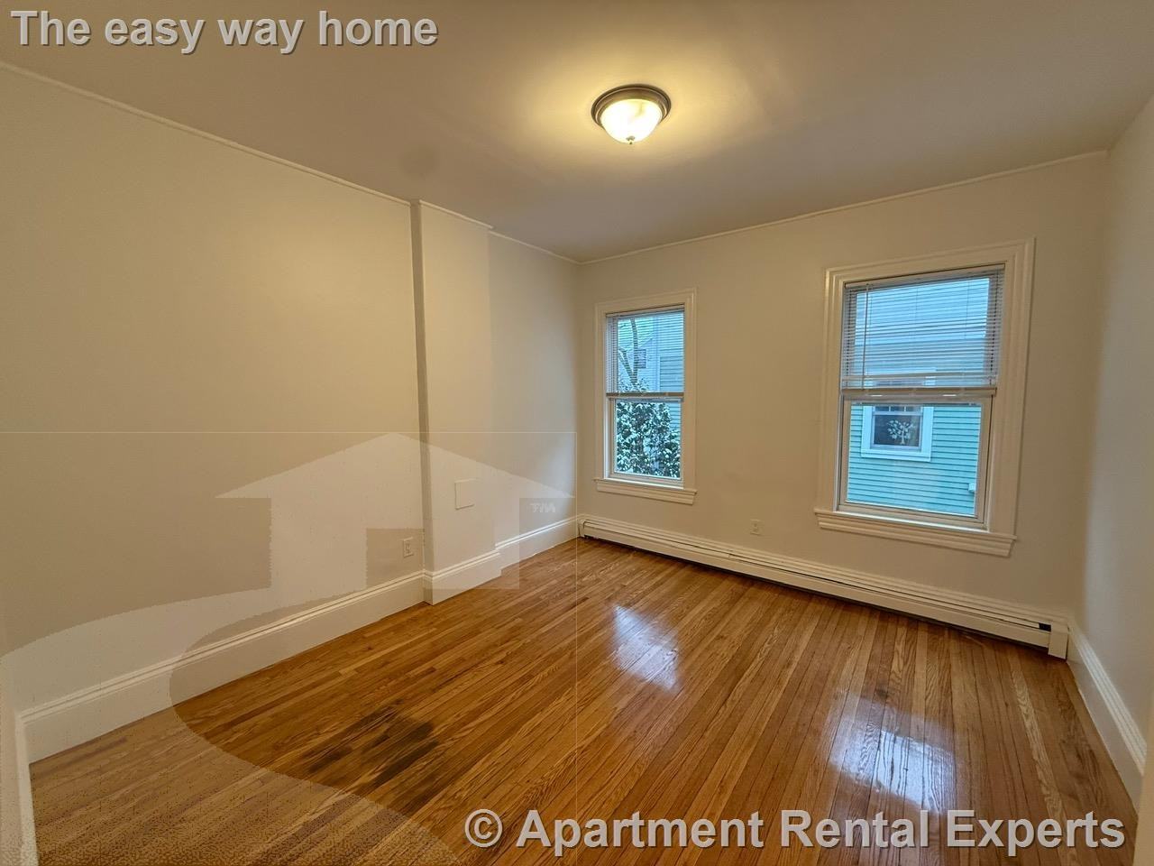 37 Oak St #2R - Photo 6 of 8