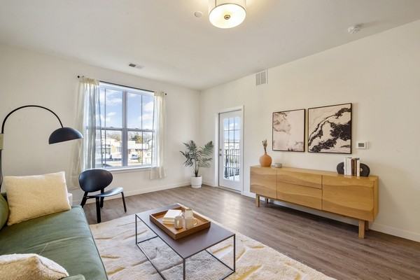 Summerhill Gardens Apartments - Photo 2 of 44