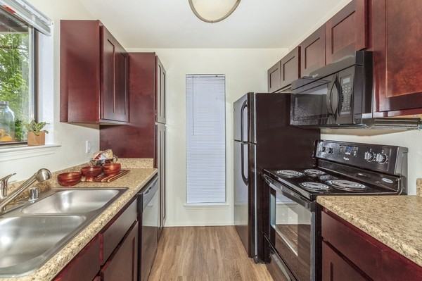 Mills Run Apartments - Photo 5 of 50