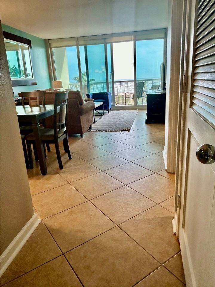 1401 E Beach Dr - Photo 4 of 23