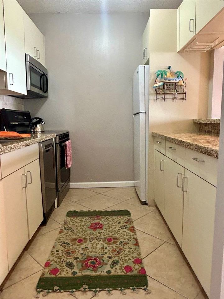 1401 E Beach Dr - Photo 5 of 23