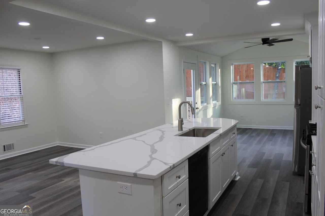 4034 Serin Ct Ne - Photo 3 of 27