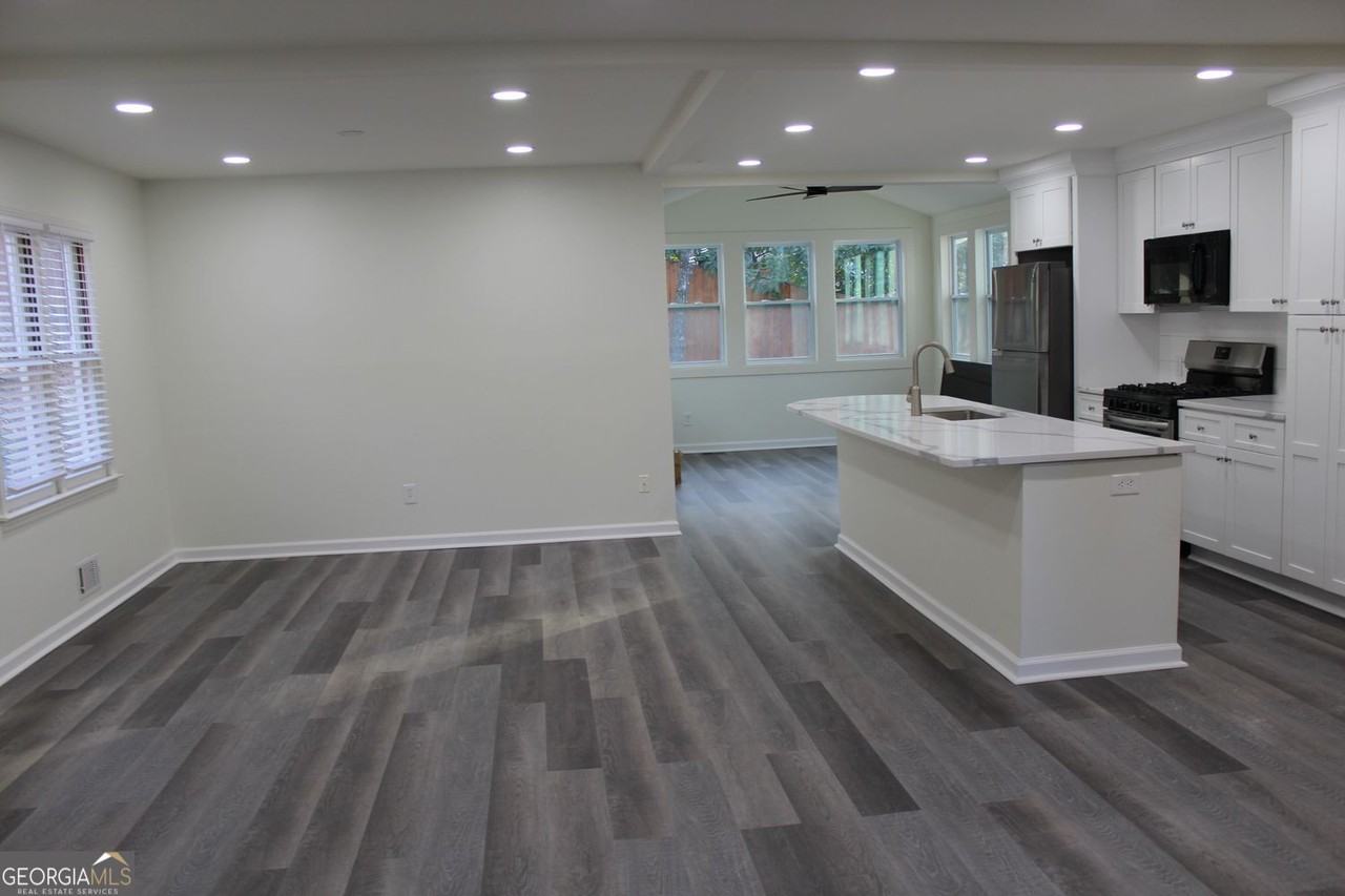 4034 Serin Ct Ne - Photo 4 of 27