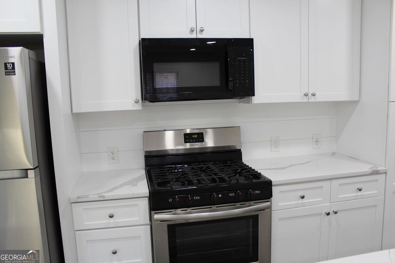 4034 Serin Ct Ne - Photo 5 of 27