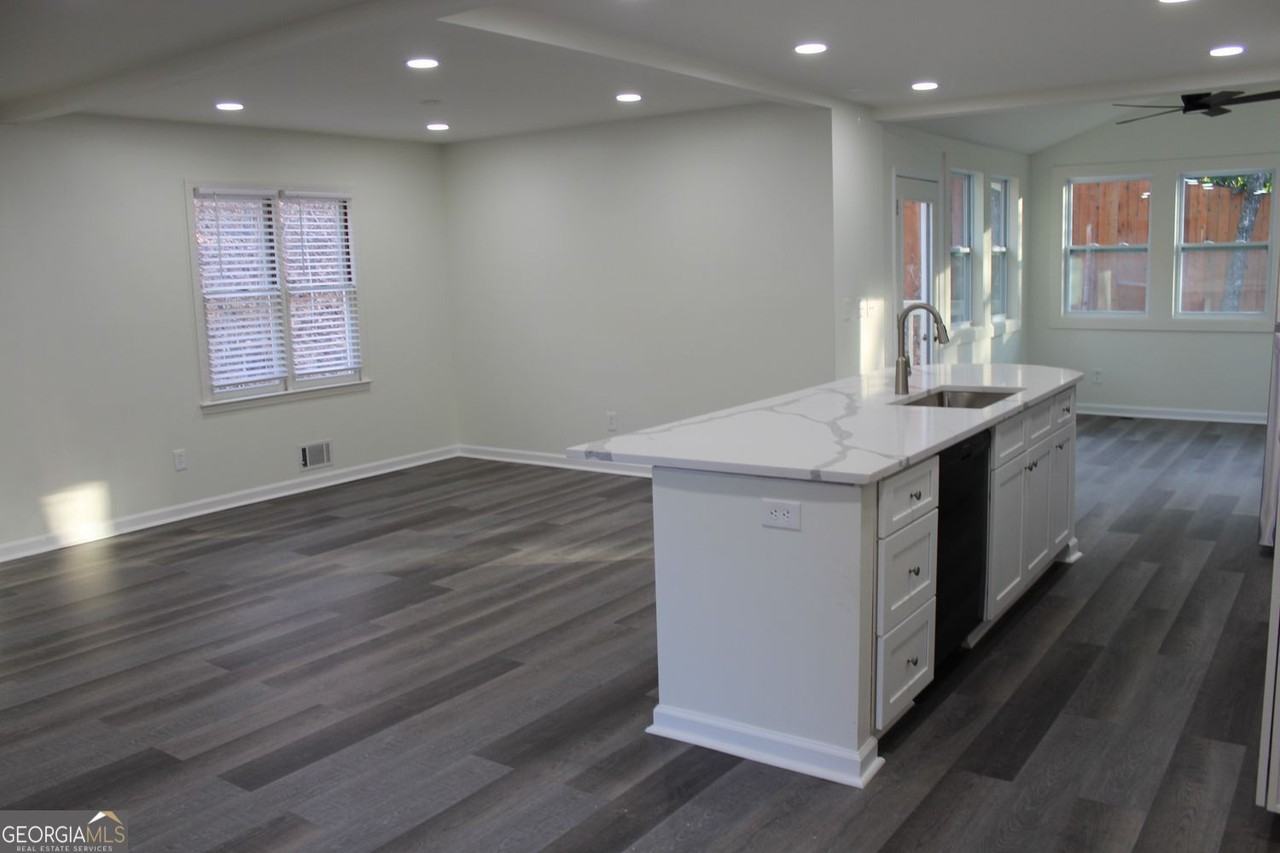 4034 Serin Ct Ne - Photo 6 of 27