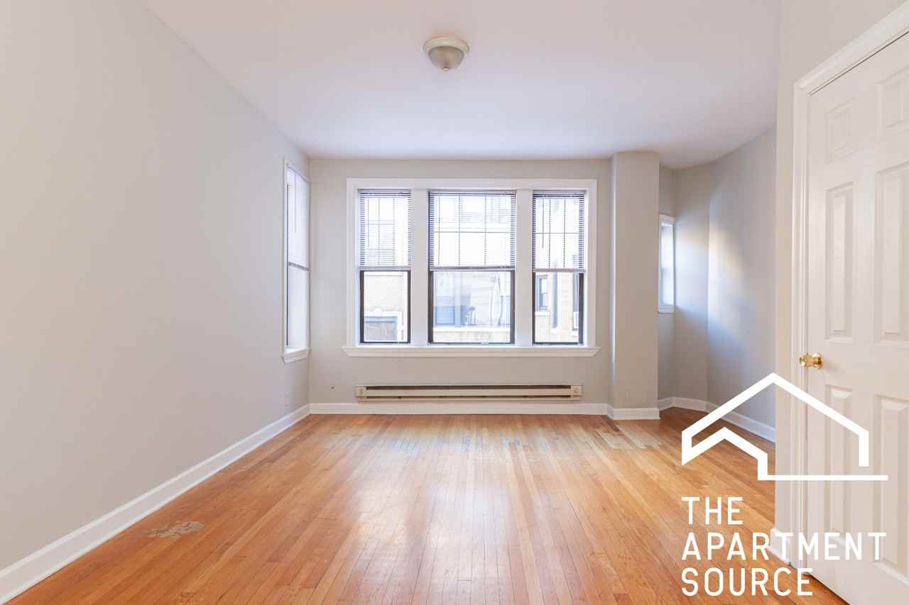 W Barry Ave #A1 - Photo 5 of 6