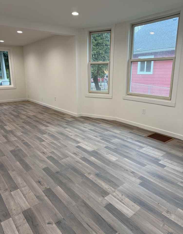3239 S Edmunds St - Photo 2 of 11