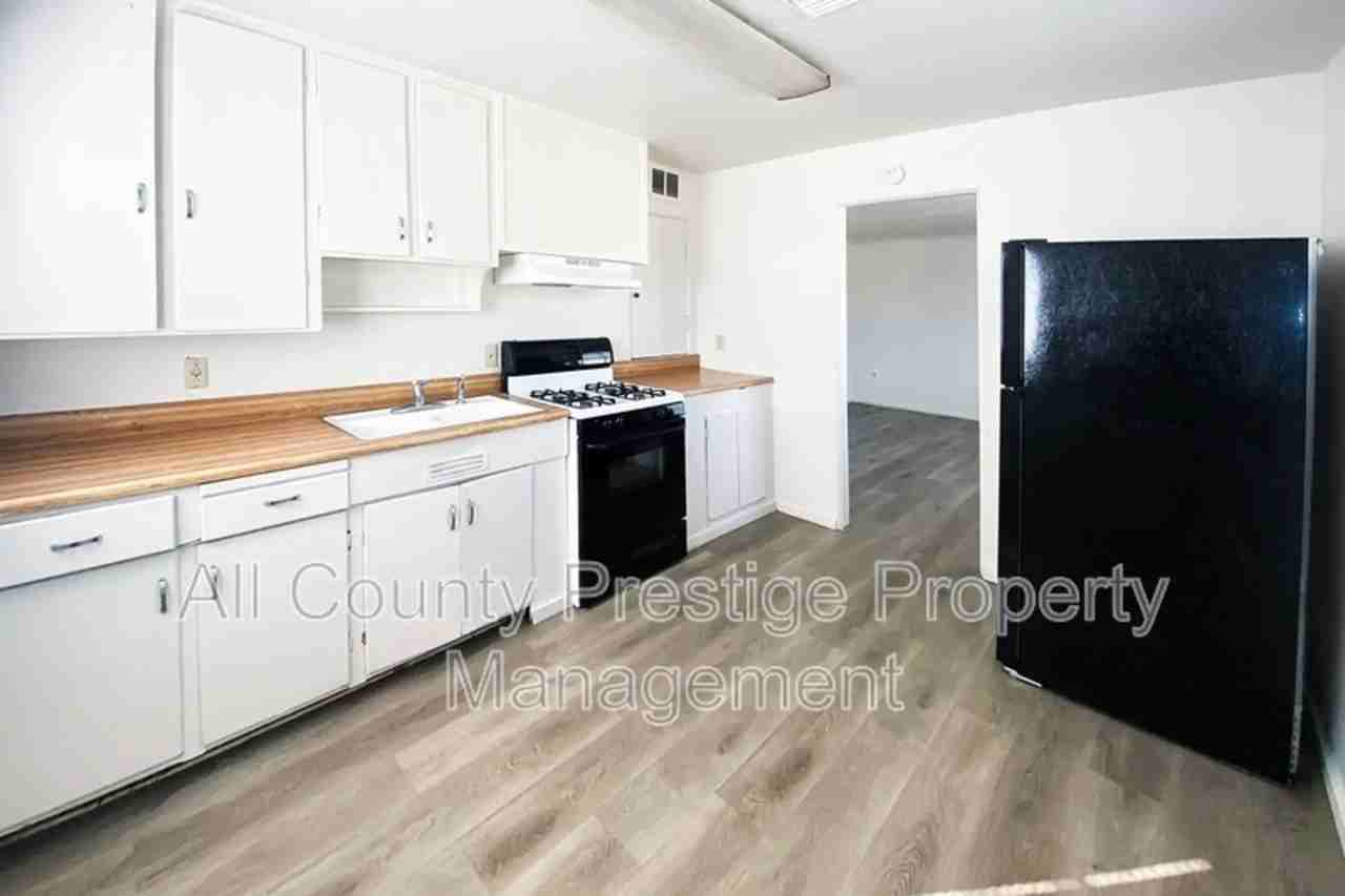 1911 E Osborn Rd ##3 - Photo 2 of 29