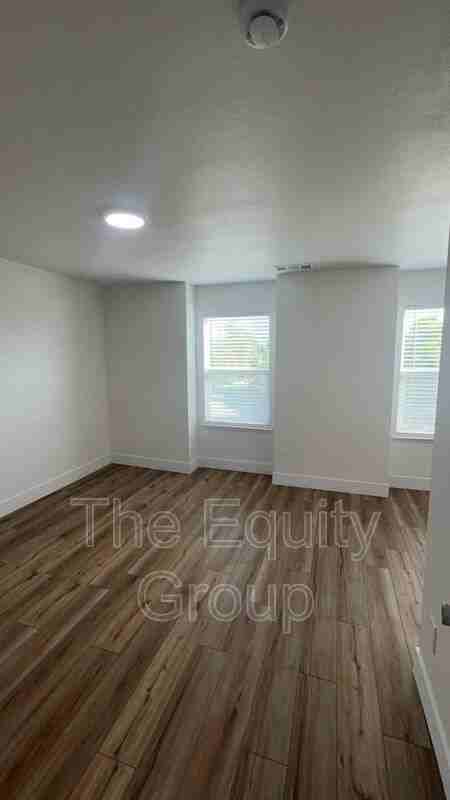 1443 N Burke St - Photo 3 of 23