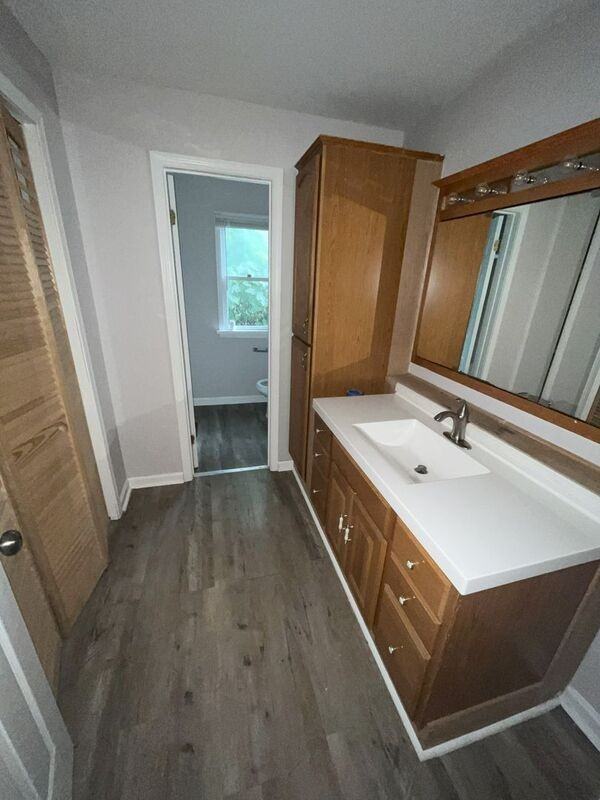 146 Alexander St - Photo 3 of 7