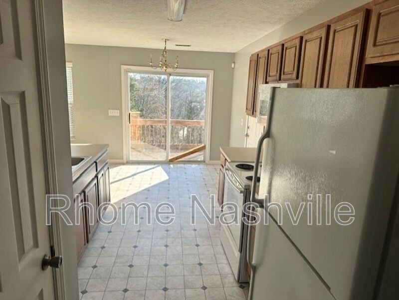 2409 Edencrest Dr - Photo 2 of 19