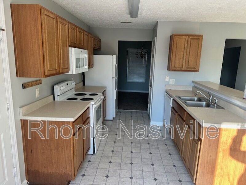 2409 Edencrest Dr - Photo 3 of 19