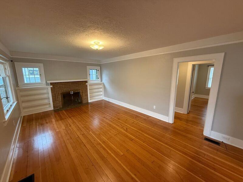 1080 Winter St Ne - Photo 2 of 34