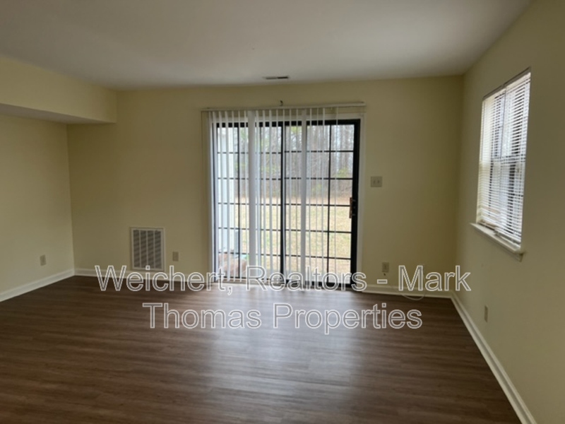 215 North Durham Street - Photo 4 of 7