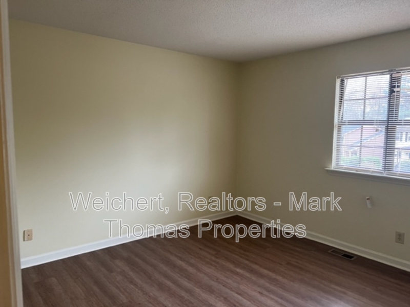 215 North Durham Street - Photo 6 of 7