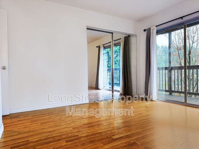 859 Sw Broadway Dr #46 - Photo 6 of 25