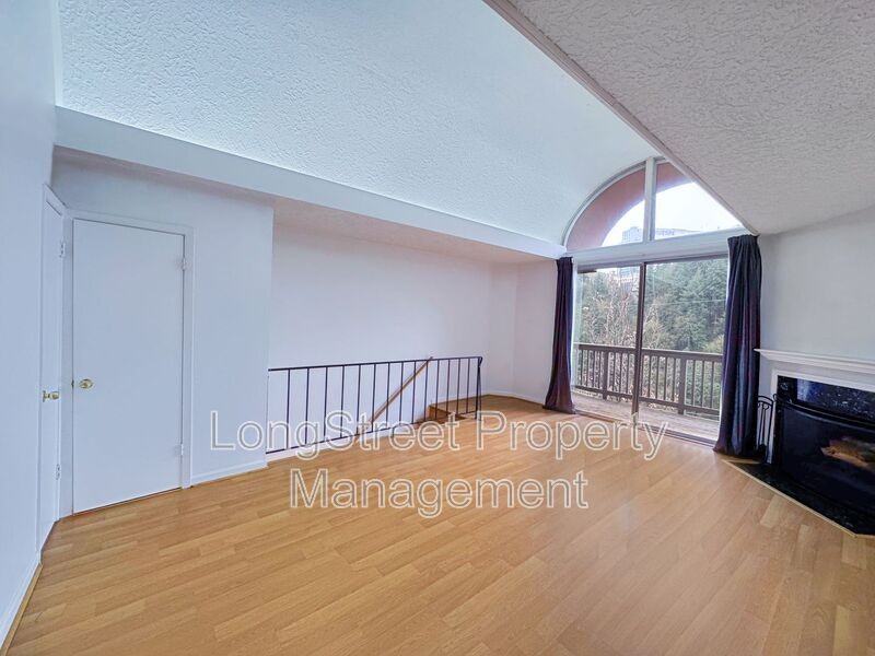 859 Sw Broadway Dr #46 - Photo 2 of 25