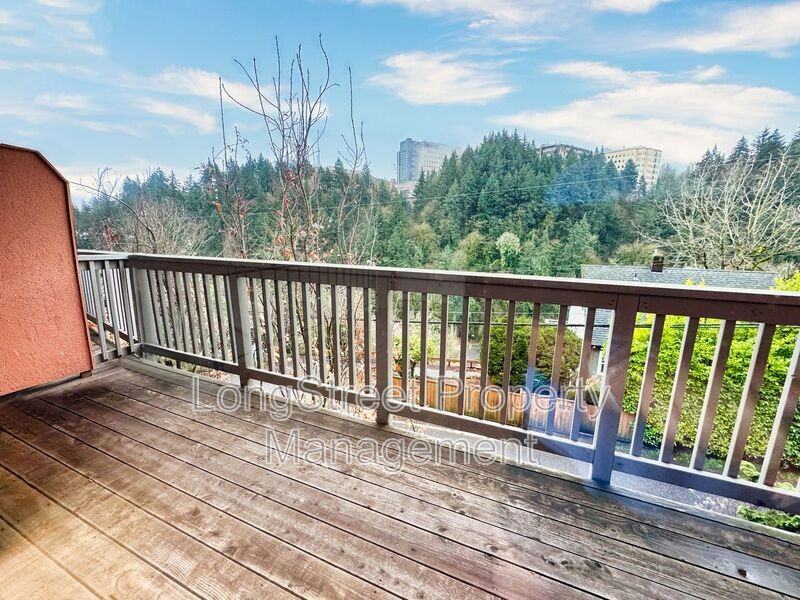 859 Sw Broadway Dr #46 - Photo 3 of 25