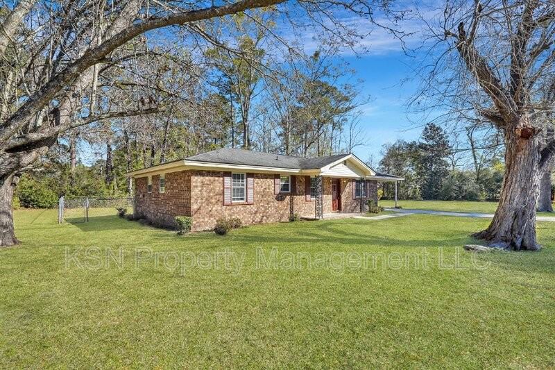 106 Holly Ave - Photo 3 of 37