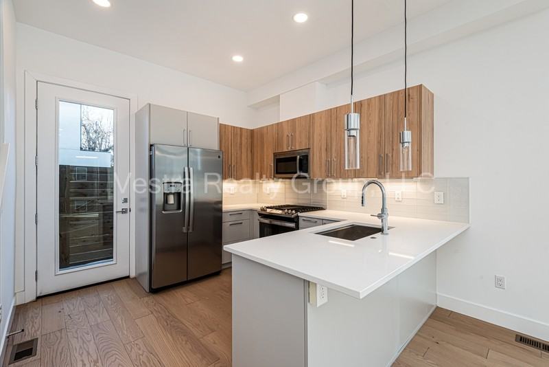 1306 Osceola St - Photo 3 of 20