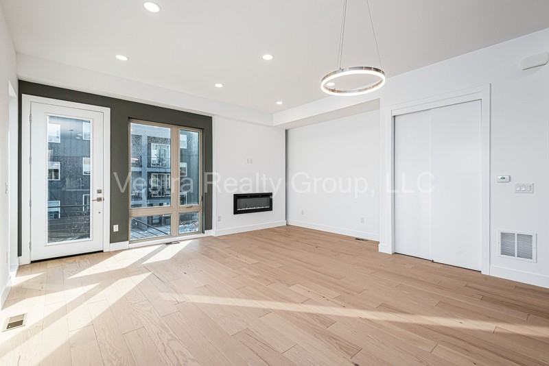 1306 Osceola St - Photo 5 of 20