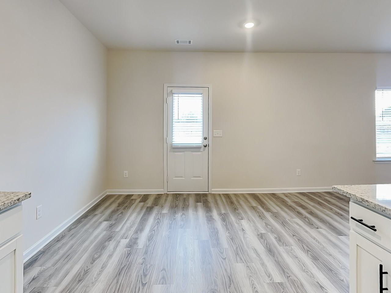 142 Avondale Blvd - Photo 7 of 19