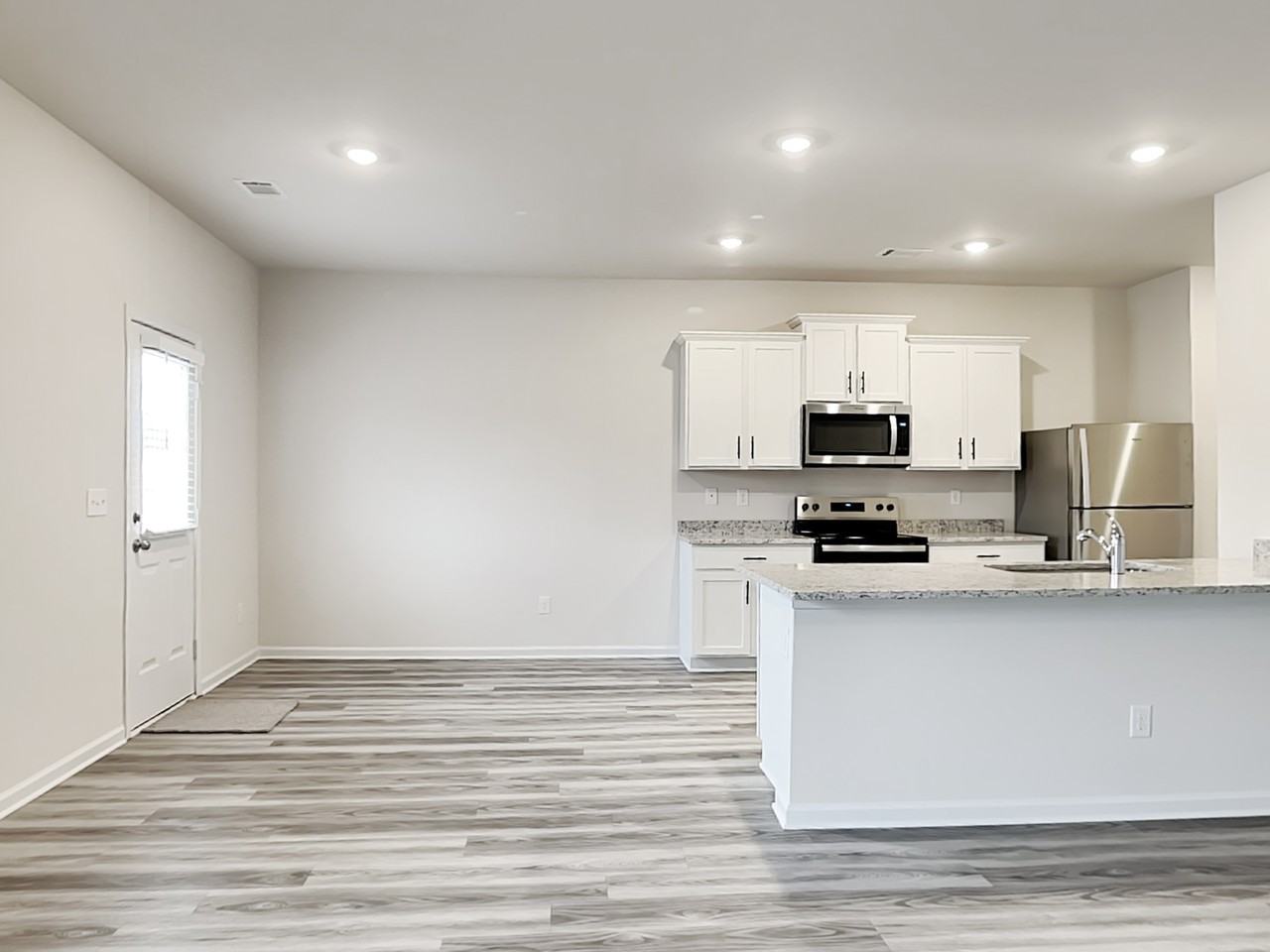 127 Avondale Blvd - Photo 4 of 16