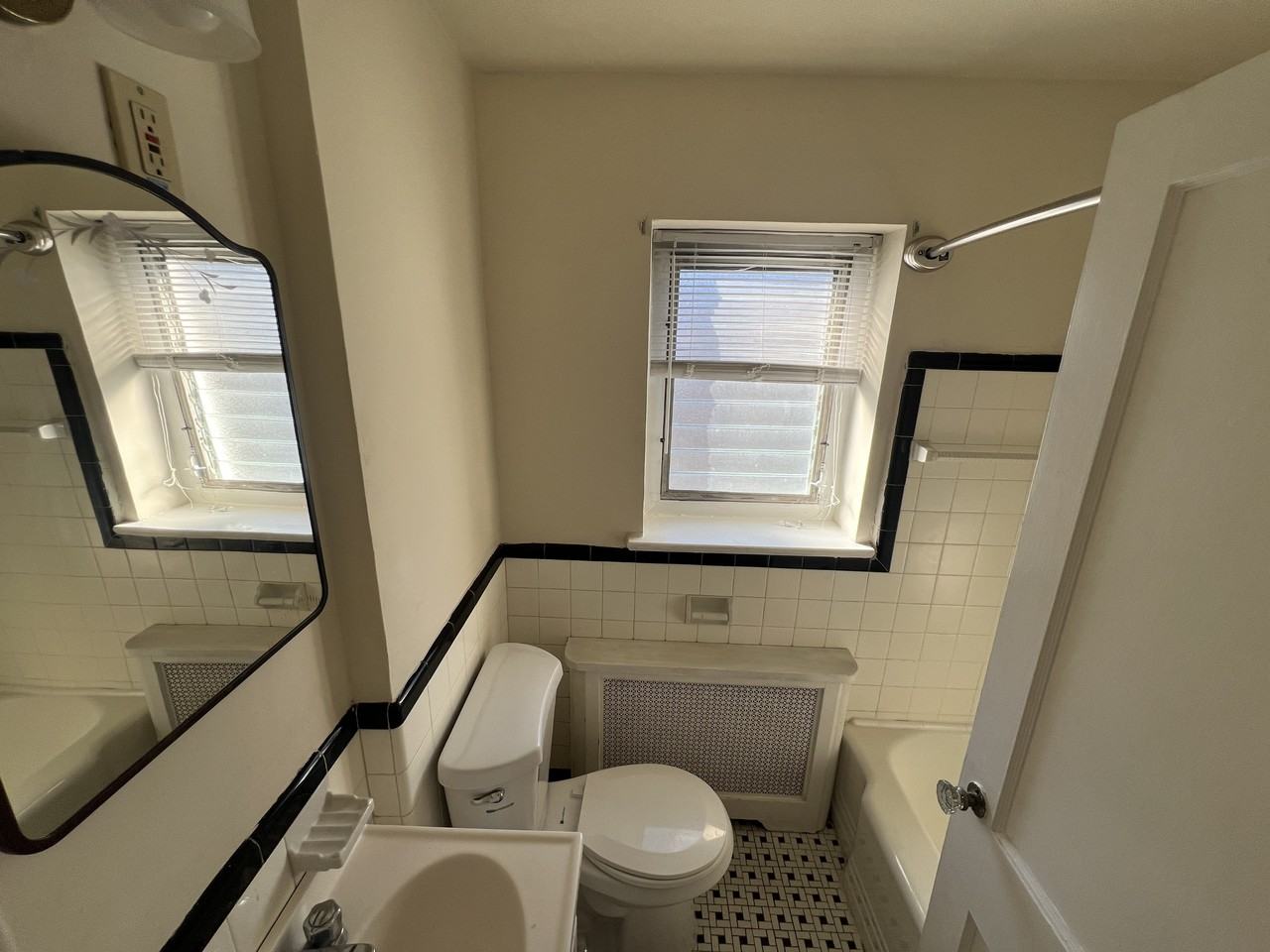 60 Sayers Ave - Photo 3 of 10