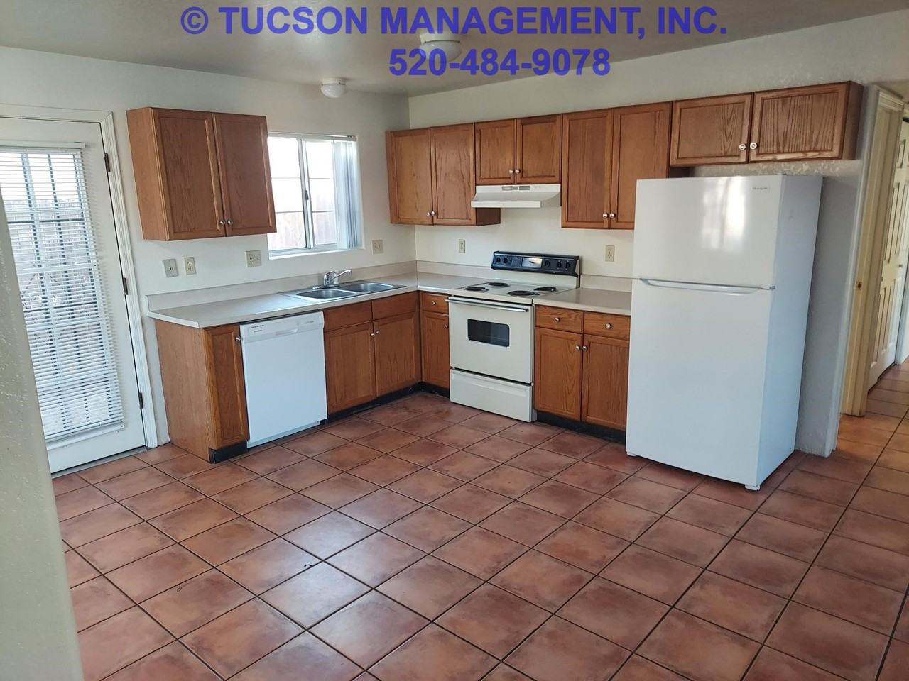 3304 E Water St - Photo 2 of 8