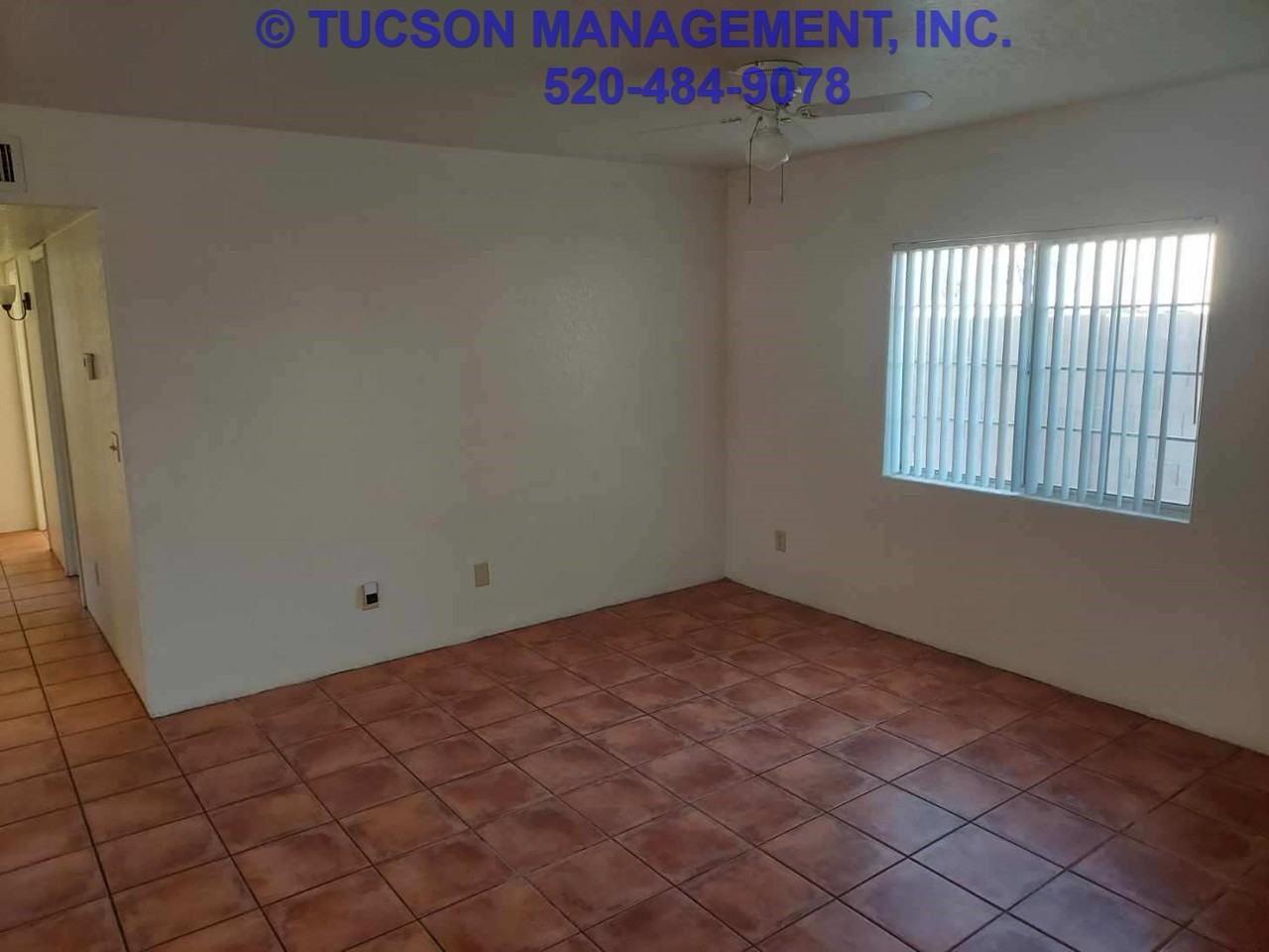 3304 E Water St - Photo 3 of 8