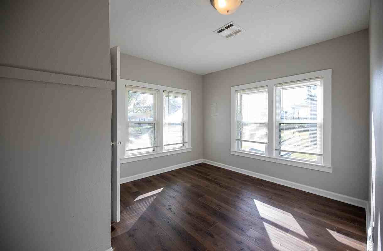 3106 Warren Ave - Photo 6 of 7