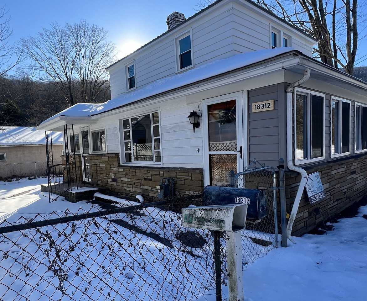 18312 Moscow St Sw - Photo 2 of 13