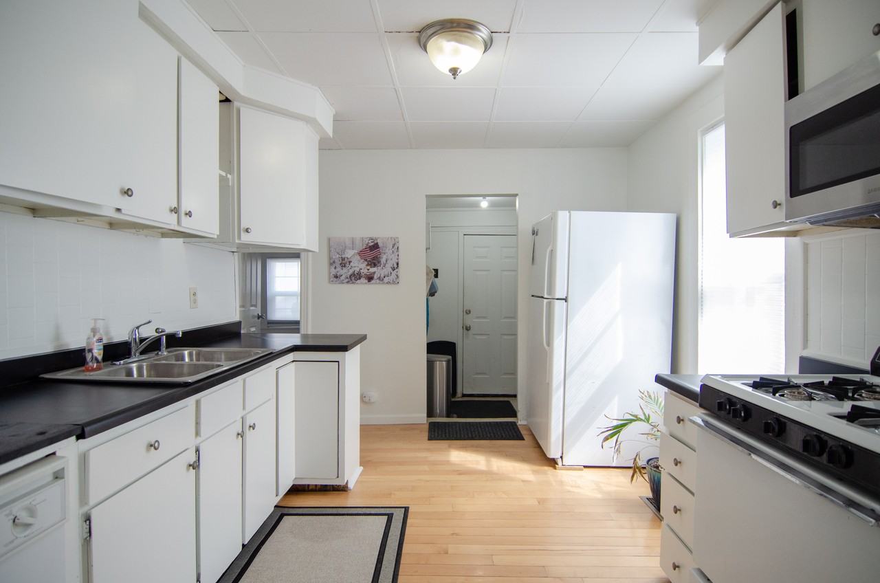 2318 W Pikes Peak Ave #NA - Photo 3 of 14