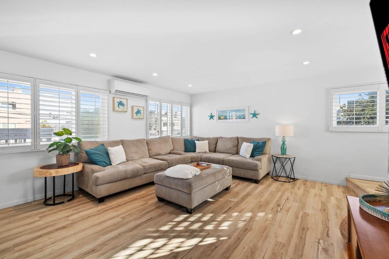 818 Rockaway Ct - Photo 6 of 11