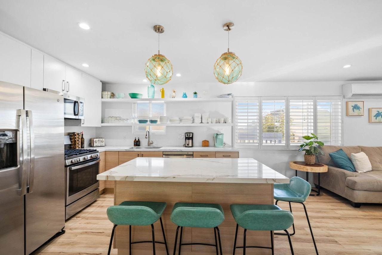 818 Rockaway Ct - Photo 7 of 11