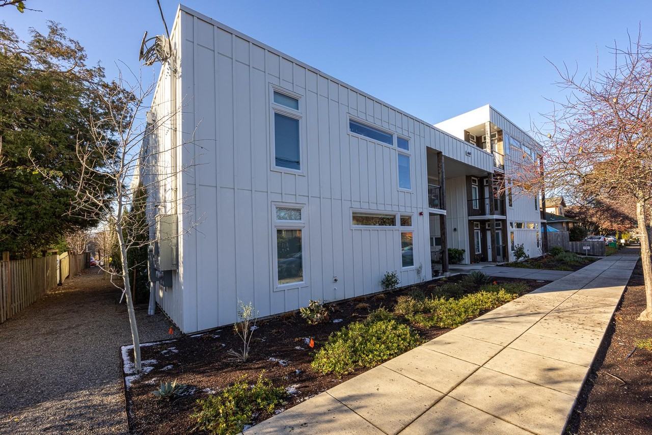 02M - Eden Park - Photo 2 of 24