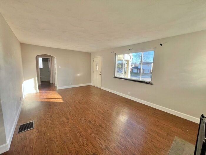 838 W Galbraith Rd - Photo 3 of 16