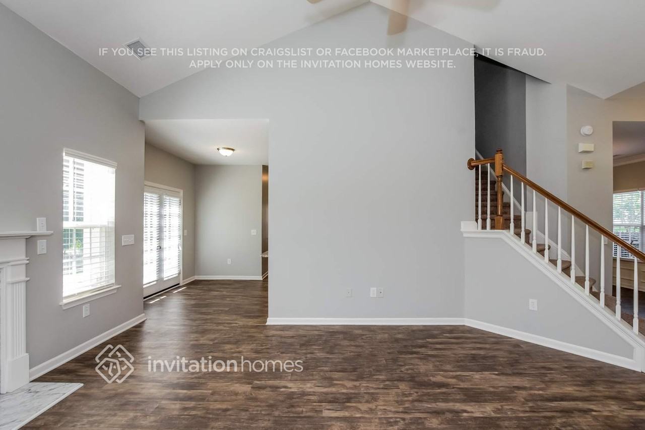 417 Glencrest Dr - Photo 3 of 21