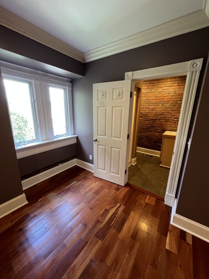 1714 Sarah St #2 - Photo 6 of 13