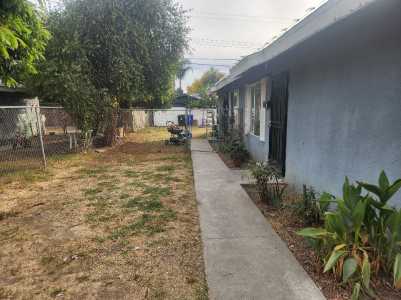 5121 Merle St #B - Photo 7 of 8